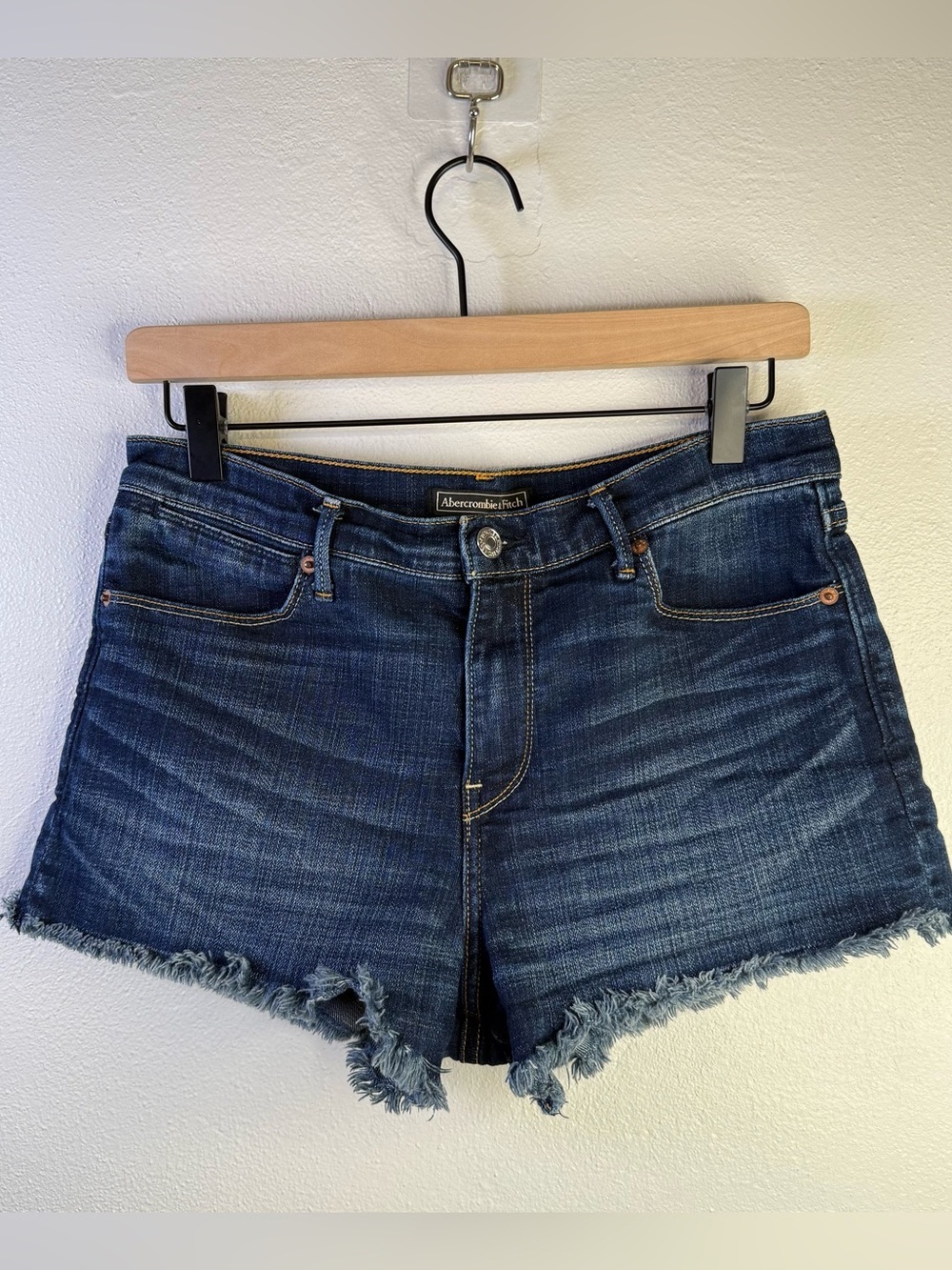 Abercrombie & Fitch Women’s Mid Rise Denim Jean Micro Shorts Size 29 - Picture 5 of 14